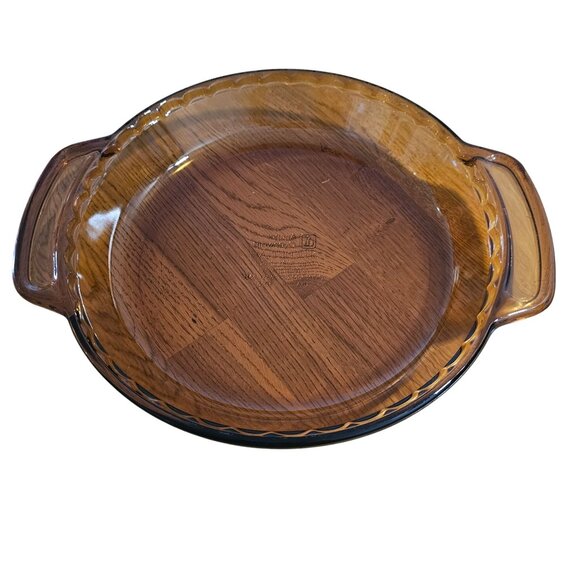 Anchor Hocking Presence Amber Pie Plate 9" deep dish brown 1qt scalloped edges - Picture 3 of 6